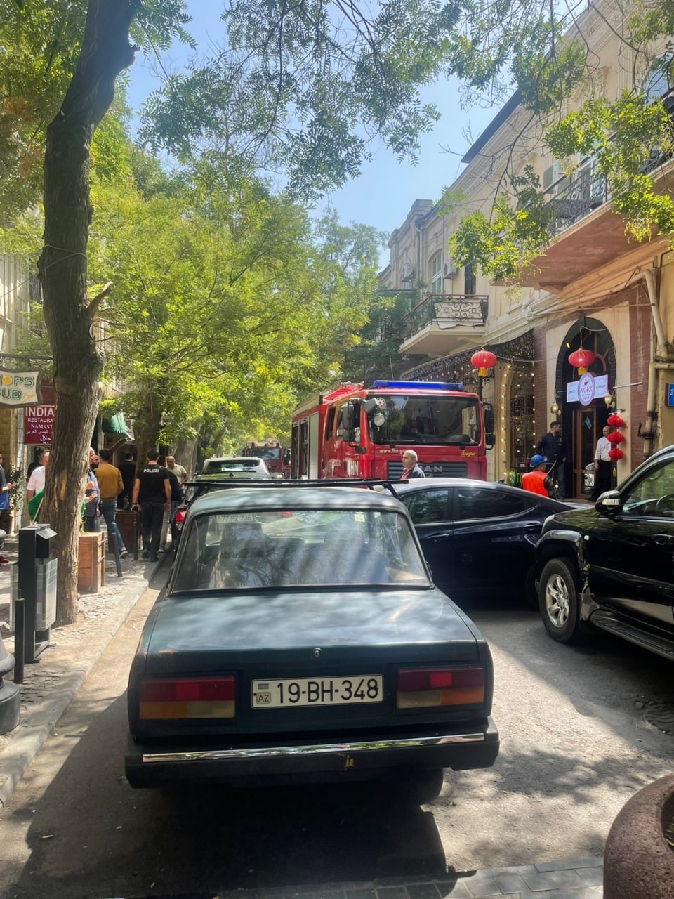 Bakının mərkəzində restorandayanğın - FOTO/VİDEO